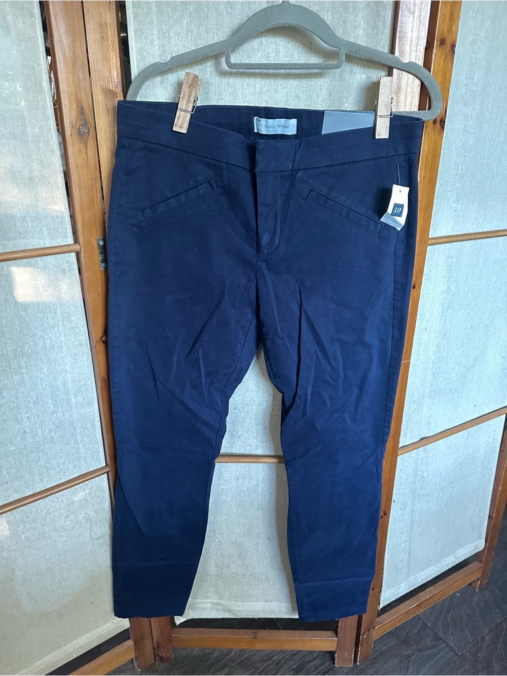 NWT GAP Ultra Skinny pants in navy - size 8R